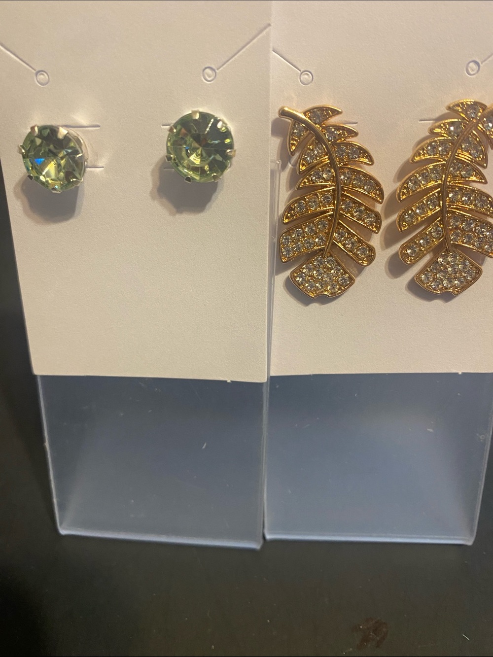 Fashion Jewelry Gold Leaf Drop Earrings with Green Crystal Studs